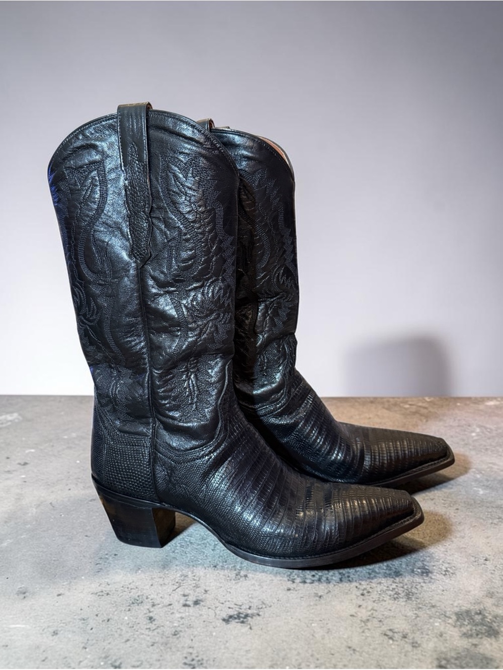 Dan Post Women’s Black Embossed Leather Cowboy Boots, size 9.5 M